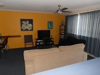 شقة فندقية كالوندرا Beachside Court Holiday Apartments