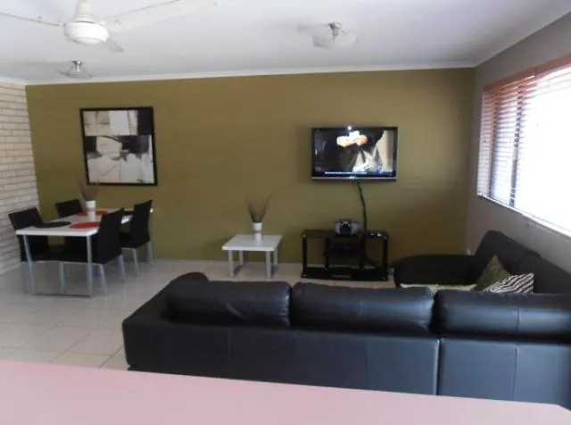 شقة فندقية كالوندرا Beachside Court Holiday Apartments