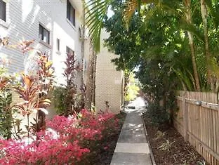 كالوندرا Beachside Court Holiday Apartments شقة فندقية