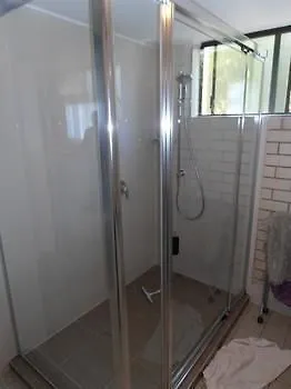 كالوندرا Beachside Court Holiday Apartments